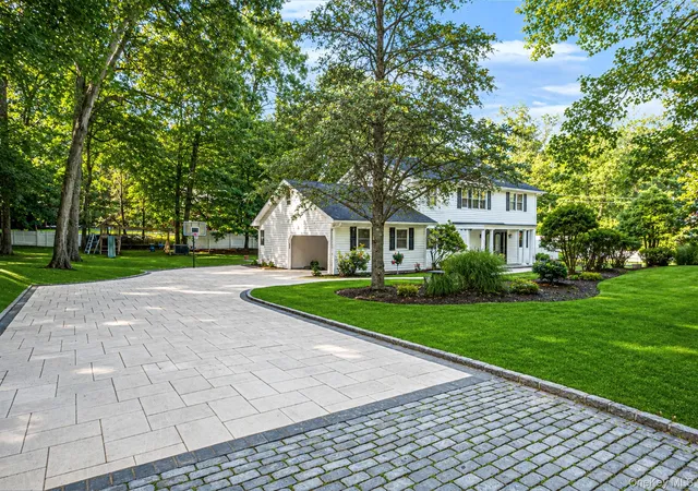 Photo 3 of Sale Pending at 20 Arbor Ln, Huntington, NY 11746 | MLS# 1035415 | Listing updated on 2026-08-23