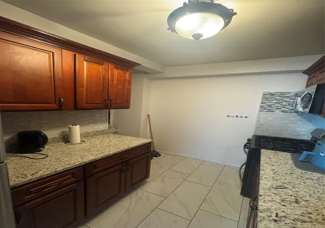 2nd image of 9 W Fordham Hl Oval, New York, NY 10468
