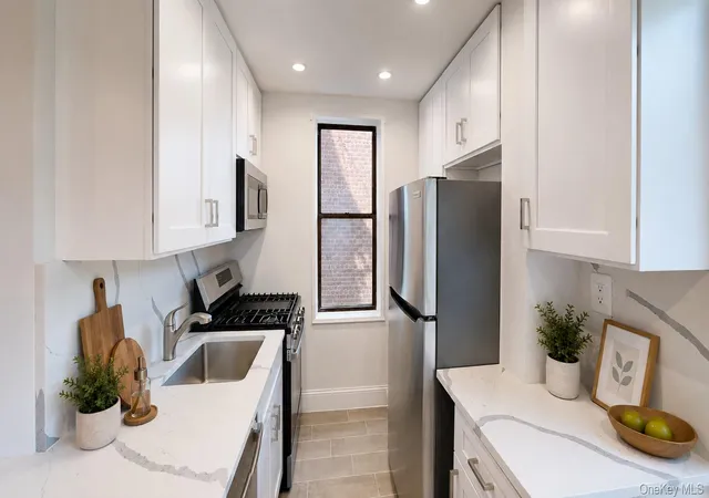 Photo 1 of Sale Pending at 650 Warburton Ave #5D, Yonkers, NY 10701 | MLS# 1035454 | Listing updated on 2026-08-21