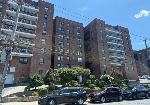Listing Photo 2 - Condo for sale in building located at 650 Warburton Ave, Yonkers, NY 10701 - Unit #5D