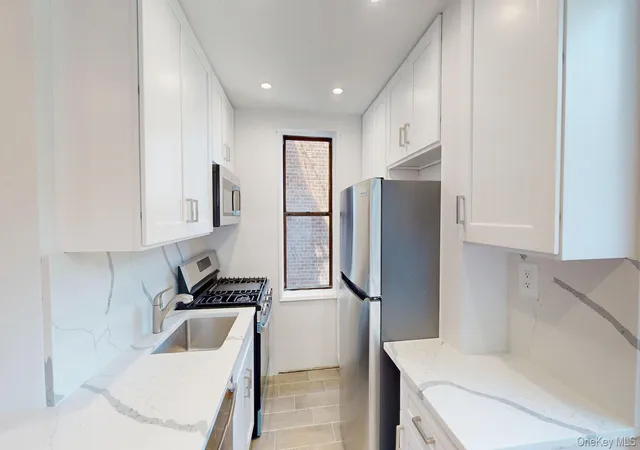 Photo 2 of Sale Pending at 650 Warburton Ave #5D, Yonkers, NY 10701 | MLS# 1035454 | Listing updated on 2026-08-21