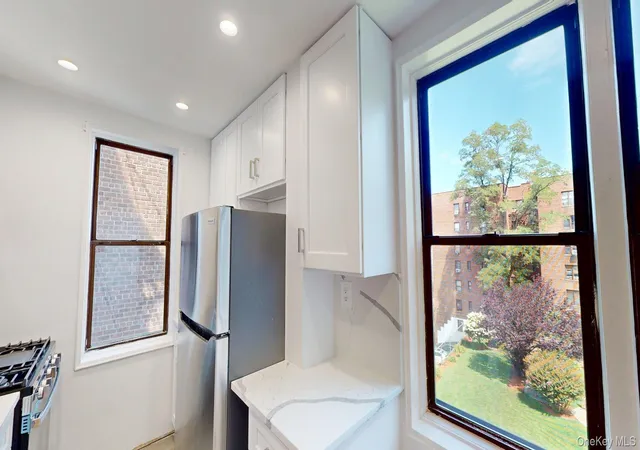 Photo 3 of Sale Pending at 650 Warburton Ave #5D, Yonkers, NY 10701 | MLS# 1035454 | Listing updated on 2026-08-21