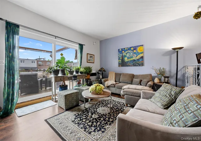 Photo 3 of Sale Pending at 4230 E Tremont Ave, New York, NY 10465 | MLS# 1035460 | Listing updated on 2026-09-16