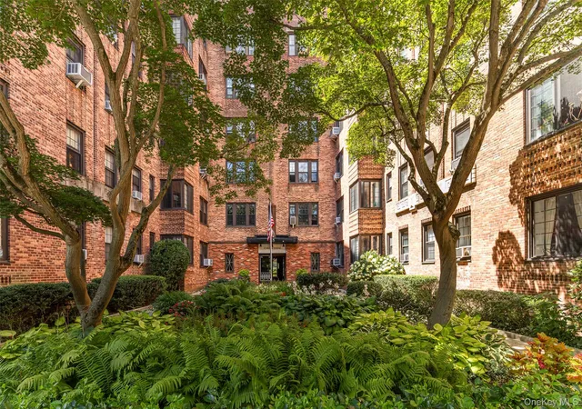 Listing Photo 2 - Condo for sale in building located at 35 Parkview Ave, Yonkers, NY 10701 - Unit #3E