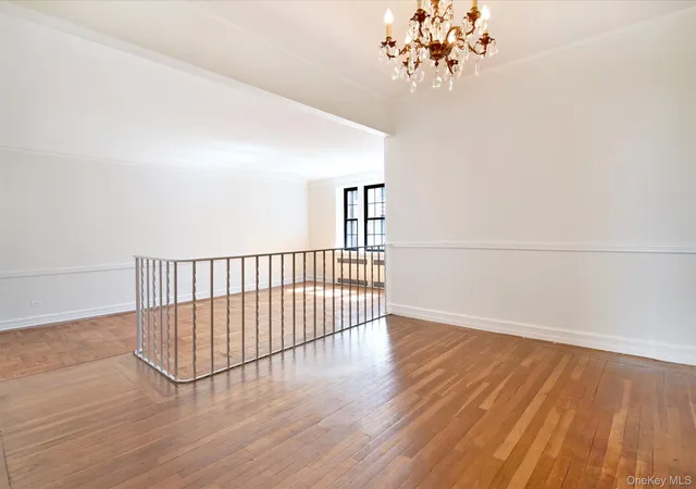 Photo 3 of House for sale at 35 Parkview Ave #3E, Yonkers, NY 10708 | MLS# 1035465 | Listing updated on 2026-09-26