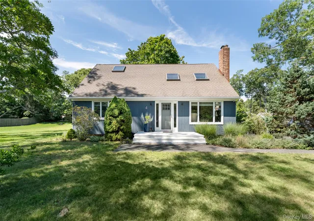 Photo 1 of Sale Pending at 4 Joysan Ct, Southampton, NY 11946 | MLS# 1035471 | Listing updated on 2026-08-23