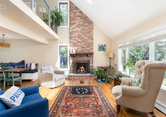 Photo 3 of Sale Pending at 4 Joysan Ct, Southampton, NY 11946 | MLS# 1035471 | Listing updated on 2026-08-23