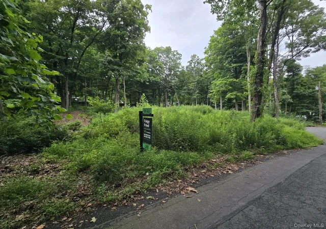 Photo 3 of Sale Pending at 4 Samego Ct, Ramapo, NY 10901 | MLS# 1035472 | Listing updated on 2026-09-03