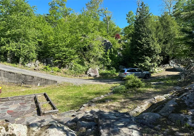 Photo 4 of Single family home for sale at 122 Woods Rd, Warwick (town), NY 10925 | MLS# 1035473 | Listing updated on 2026-08-29