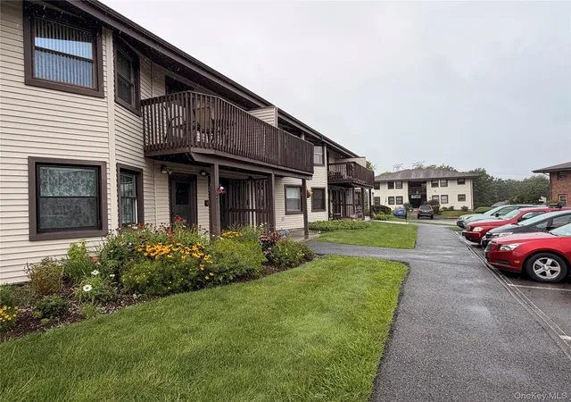 Photo 3 of Condo for sale at 20 Hastings Ct #A, Yorktown, NY 10598 | MLS# 1035474 | Listing updated on 2026-09-02