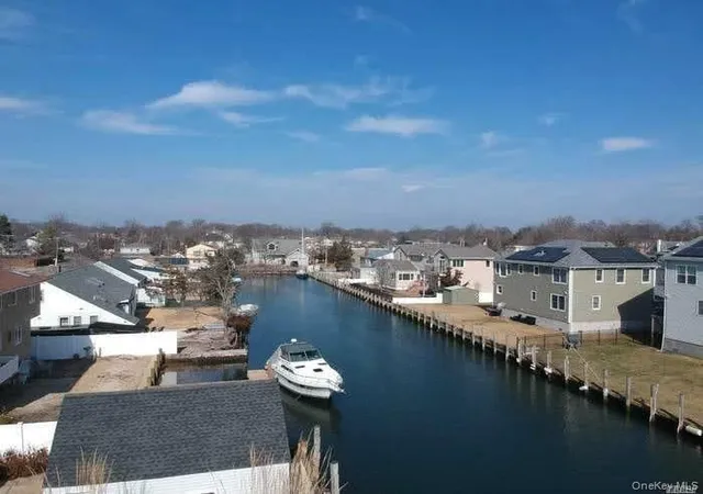 2nd image of 370 Clocks Blvd, Oyster Bay, NY 11758 | MLS# 1035484