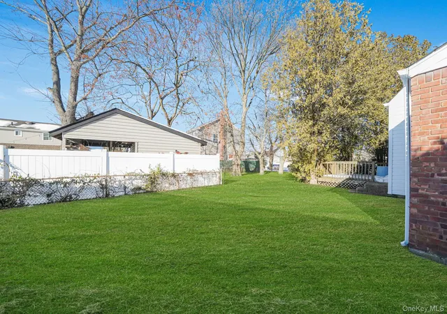 3rd image of 182 W 17Th St, Babylon, NY 11729 | MLS# 1035486