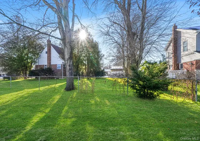 5th image of 182 W 17Th St, Babylon, NY 11729 | MLS# 1035486