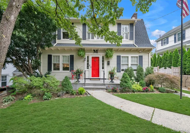 Photo 1 of Single family home for sale at 320 Forest Rd, New York, NY 11363 | MLS# 1035490 | Listing updated on 2026-10-01