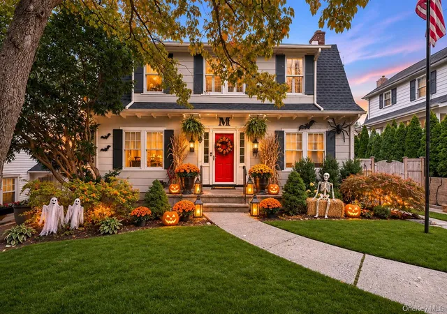 Photo 1 of Single family home for sale at 320 Forest Rd, New York, NY 11363 | MLS# 1035490 | Listing updated on 2026-10-28