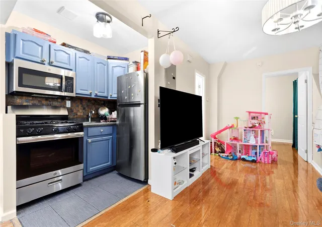 Photo 3 of Multi family home for sale at 48 Crescent St, New York, NY 11208 | MLS# 1035496 | Listing updated on 2026-08-17