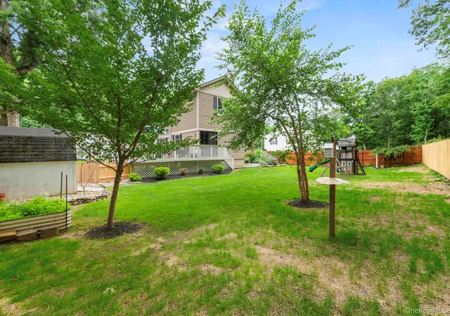 44th image of 25 Birchwood Dr, Woodbury, NY 10930 | MLS# 1035503
