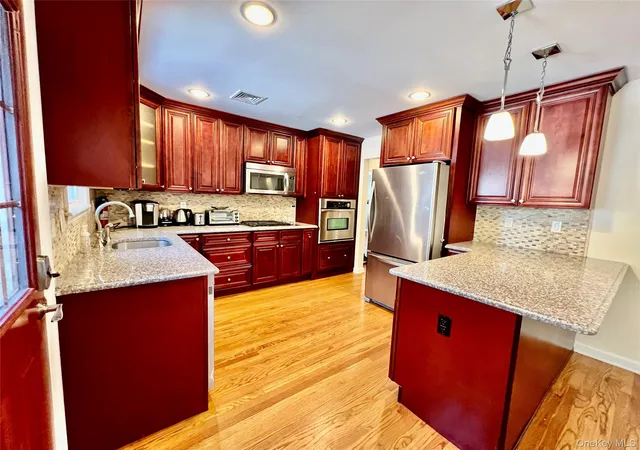 Photo 4 of Sale Pending at 31 Edward St, Hempstead, NY 11563 | MLS# 1035507 | Listing updated on 2026-08-25