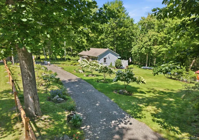 Photo 3 of Single family home for sale at 661 Oak Ridge Rd, Wawarsing, NY 12428 | MLS# 1035508 | Listing updated on 2026-08-11