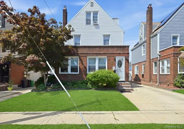 Photo 2 of Sale Pending at 547 N 11th Street, North Hempstead, NY 11040 | MLS# 1035509 | Listing updated on 2026-09-02