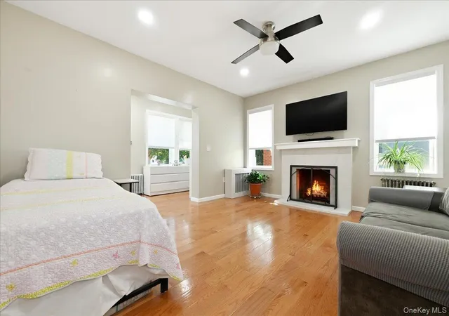 Photo 4 of Sale Pending at 547 N 11th Street, North Hempstead, NY 11040 | MLS# 1035509 | Listing updated on 2026-09-02