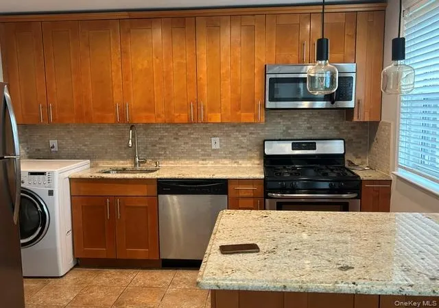 Listing Photo 3 - Condo for sale in building located at 254-11 73rd Rd, New York, NY 11004 - Unit #Unit B