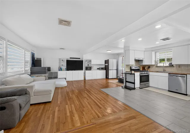 Photo 3 of Sale Pending at 1171 Carlls Straight Path, Huntington, NY 11746 | MLS# 1035527 | Listing updated on 2026-08-13