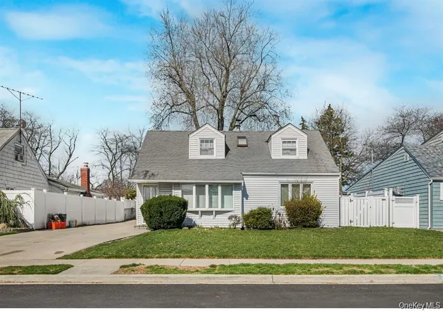 Photo 1 of Single family home for sale at 758 Wyngate Dr, Hempstead, NY 11580 | MLS# 1035532 | Listing updated on 2026-08-07
