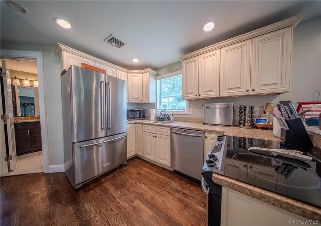 Photo 3 of Single family home for sale at 17 Connelly Dr, Brookhaven, NY 11755 | MLS# 1035541 | Listing updated on 2026-08-29