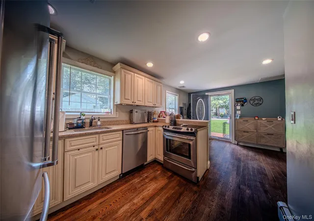Photo 4 of Single family home for sale at 17 Connelly Dr, Brookhaven, NY 11755 | MLS# 1035541 | Listing updated on 2026-08-29