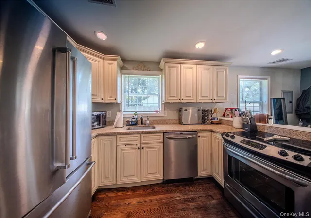Photo 5 of Single family home for sale at 17 Connelly Dr, Brookhaven, NY 11755 | MLS# 1035541 | Listing updated on 2026-08-29