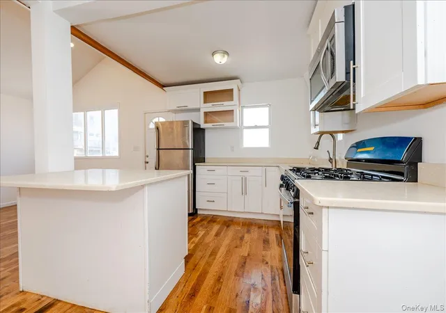 Listing Photo 4 - Condo for sale in building located at 214 Bch 3rd, New York, NY 11691