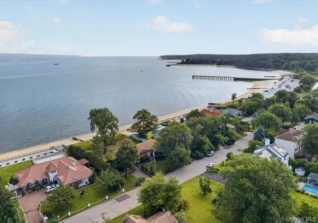 Photo 5 of Sale Pending at 23 Eastland Dr, Glen Cove, NY 11542 | MLS# 1035548 | Listing updated on 2026-08-28