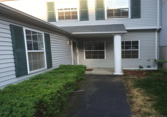 Photo 2 of Sale Pending at 402 Watch Hl Dr #402, Greenburgh, NY 10591 | MLS# 1035557 | Listing updated on 2026-08-31