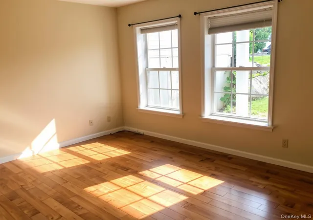 Photo 5 of Sale Pending at 402 Watch Hl Dr #402, Greenburgh, NY 10591 | MLS# 1035557 | Listing updated on 2026-08-31