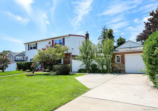 Photo 2 of Sale Pending at 844 Hemlock St, Hempstead, NY 11010 | MLS# 1035571 | Listing updated on 2026-08-19