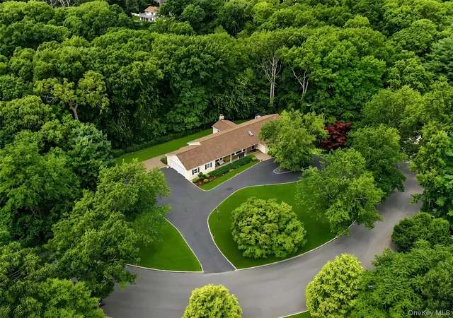 Photo 1 of Single family home for sale at 10 Williamsburg Dr, Smithtown, NY 11768 | MLS# 1035573 | Listing updated on 2026-10-07