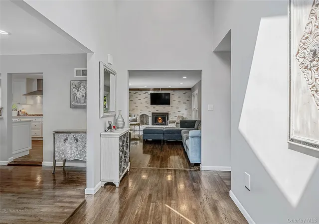 Photo 3 of Single family home for sale at 10 Williamsburg Dr, Smithtown, NY 11768 | MLS# 1035573 | Listing updated on 2026-10-07