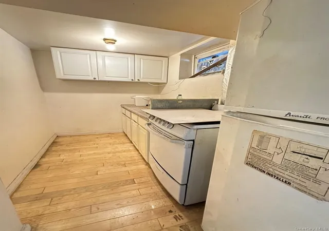 Photo 4 of Sale Pending at 4732 207th Street, New York, NY 11361 | MLS# 1035585 | Listing updated on 2026-09-02