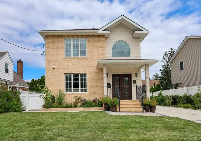 Photo 3 of Single family home for sale at 42 Celler Ave, North Hempstead, NY 11540 | MLS# 1035629 | Listing updated on 2026-10-08
