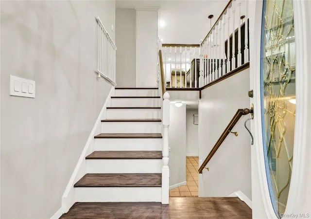 Photo 4 of Sale Pending at 34 Strathmore Dr, Clarkstown, NY 10956 | MLS# 1035640 | Listing updated on 2026-09-03