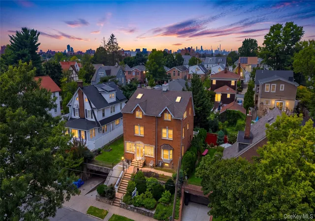 Photo 4 of Single family home for sale at 3340 157th Street, New York, NY 11354 | MLS# 1035661 | Listing updated on 2026-09-13