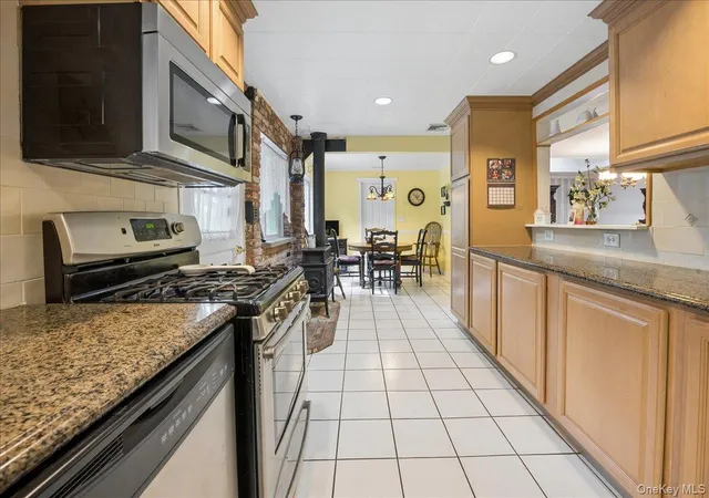 Photo 3 of Sale Pending at 32 Carolina Dr, Clarkstown, NY 10956 | MLS# 1035674 | Listing updated on 2026-10-03