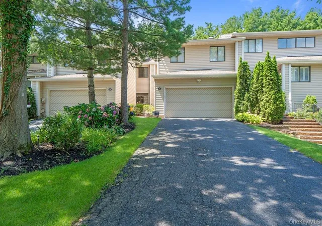 Photo 1 of Sale Pending at 48 Chestnut Ln, Oyster Bay, NY 11797 | MLS# 1035676 | Listing updated on 2026-08-14