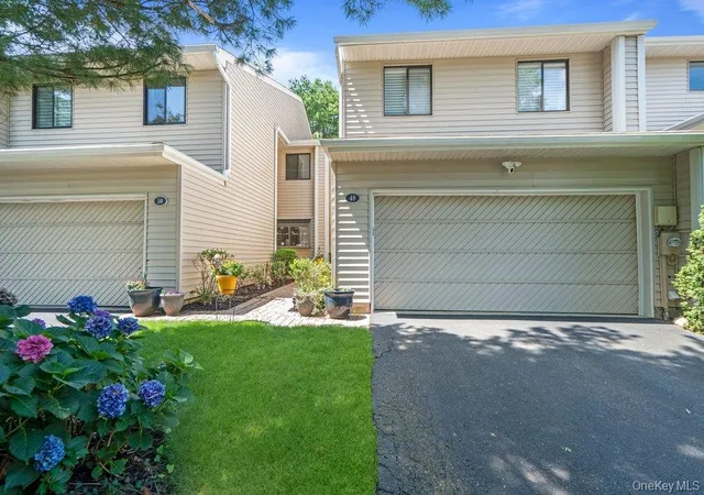 Photo 2 of Sale Pending at 48 Chestnut Ln, Oyster Bay, NY 11797 | MLS# 1035676 | Listing updated on 2026-08-14