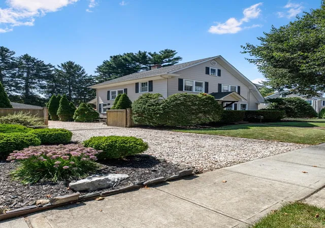 29th image of 22 Ketewamoke Ave, Babylon, NY 11702 | MLS# 1035686