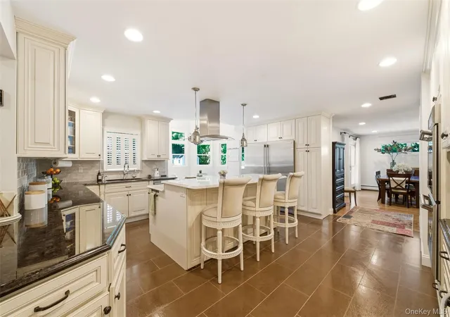 Photo 4 of Sale Pending at 8 Clayton Dr, Huntington, NY 11746 | MLS# 1035693 | Listing updated on 2026-08-25
