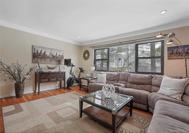 Photo 3 of Sale Pending at 113 Beacon Hl Dr #E25, Greenburgh, NY 10522 | MLS# 1035694 | Listing updated on 2026-08-20