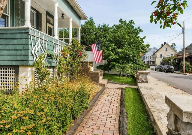 Photo 3 of Sale Pending at 33 Church St, Highlands, NY 10928 | MLS# 1035704 | Listing updated on 2026-08-31