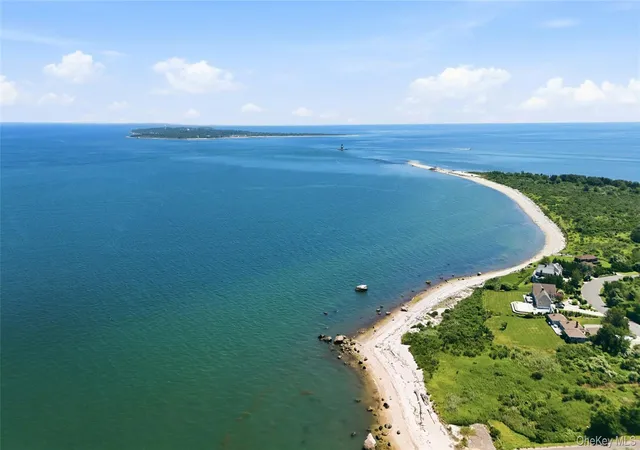 Photo 25 of Single family home for sale at 395 Uhl Ln, Southold, NY 11957 | MLS# 1035706 | Listing updated on 2026-08-15